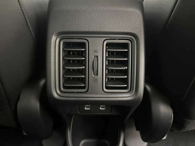 ホンダ ヴェゼル ハイブリッド e:HEV Z 兵庫県 2025(令7)年 0.1千km プラチナホワイトパール 登録済み未使用車/ハーフレザーシート/シートヒーター/ホンダセンシング/純正コネクトナビ＆フルセグTV/（USB＆BT＆AppleCarplay＆Androidauto)/バックカメラ/ワイヤレス充電器/ビルトインETC/パワーバックドア/オートライト/LEDライト/LEDフォグ/ステアリングヒーター/パドルシフト/コーナーセンサー/スマートキー/プッシュスタート