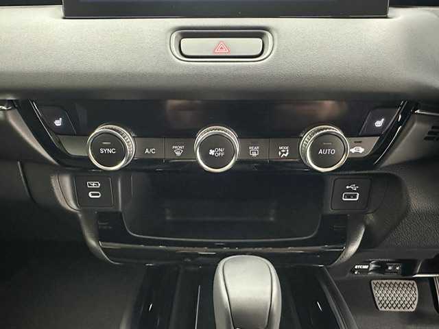 ホンダ ヴェゼル ハイブリッド e:HEV Z 兵庫県 2025(令7)年 0.1千km プラチナホワイトパール 登録済み未使用車/ハーフレザーシート/シートヒーター/ホンダセンシング/純正コネクトナビ＆フルセグTV/（USB＆BT＆AppleCarplay＆Androidauto)/バックカメラ/ワイヤレス充電器/ビルトインETC/パワーバックドア/オートライト/LEDライト/LEDフォグ/ステアリングヒーター/パドルシフト/コーナーセンサー/スマートキー/プッシュスタート