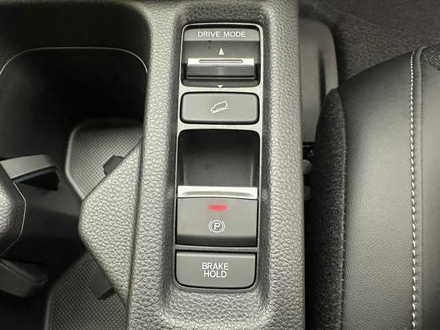 ホンダ ヴェゼル ハイブリッド e:HEV Z 兵庫県 2025(令7)年 0.1千km プラチナホワイトパール 登録済み未使用車/ハーフレザーシート/シートヒーター/ホンダセンシング/純正コネクトナビ＆フルセグTV/（USB＆BT＆AppleCarplay＆Androidauto)/バックカメラ/ワイヤレス充電器/ビルトインETC/パワーバックドア/オートライト/LEDライト/LEDフォグ/ステアリングヒーター/パドルシフト/コーナーセンサー/スマートキー/プッシュスタート