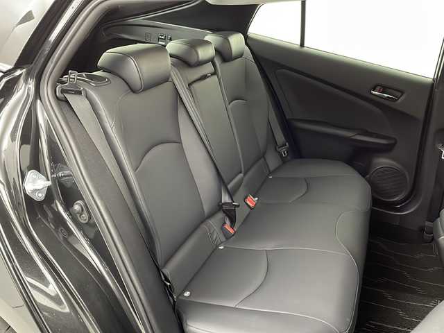 トヨタ プリウス S ツーリングセレ ブラックED 茨城県 2021(令3)年 1.6万km プレシャスブラックパール 純正ナビ　バックモニター　ＬＥＤヘッドライト　衝突軽減ブレーキ　追従クルコン　レーンキープアシスト　純正アルミホイール　ＥＴＣ　黒レザーシート　シートヒーター　ドライブレコーダー　スマートキー　禁煙車