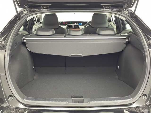 トヨタ プリウス S ツーリングセレ ブラックED 茨城県 2021(令3)年 1.6万km プレシャスブラックパール 純正ナビ　バックモニター　ＬＥＤヘッドライト　衝突軽減ブレーキ　追従クルコン　レーンキープアシスト　純正アルミホイール　ＥＴＣ　黒レザーシート　シートヒーター　ドライブレコーダー　スマートキー　禁煙車