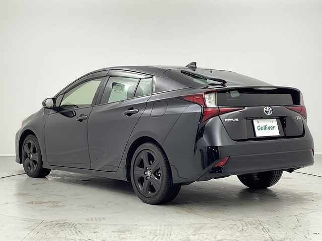 トヨタ プリウス S ツーリングセレ ブラックED 茨城県 2021(令3)年 1.6万km プレシャスブラックパール 純正ナビ　バックモニター　ＬＥＤヘッドライト　衝突軽減ブレーキ　追従クルコン　レーンキープアシスト　純正アルミホイール　ＥＴＣ　黒レザーシート　シートヒーター　ドライブレコーダー　スマートキー　禁煙車