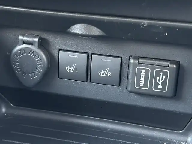 トヨタ ライズ Z 群馬県 2024(令6)年 0.8万km ブラックマイカメタリック/シャイニングホワイトパール 2トーンカラー/9型ディスプレイオーディオ/USB・HDMI・フルセグ/Apple CarPlay/Android Auto/バックカメラ/ビルトインETC/ステアリングスイッチ/前席シートヒーター/追従クルーズコントロール/横滑り防止装置/レーンキープアシスト/衝突軽減ブレーキ/アイドリングストップ/LEDヘッドランプ/シーケンシャルターンランプ/純正アルミホイール/取説・保証書/スマートキー×2