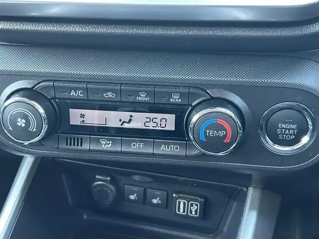 トヨタ ライズ Z 群馬県 2024(令6)年 0.8万km ブラックマイカメタリック/シャイニングホワイトパール 2トーンカラー/9型ディスプレイオーディオ/USB・HDMI・フルセグ/Apple CarPlay/Android Auto/バックカメラ/ビルトインETC/ステアリングスイッチ/前席シートヒーター/追従クルーズコントロール/横滑り防止装置/レーンキープアシスト/衝突軽減ブレーキ/アイドリングストップ/LEDヘッドランプ/シーケンシャルターンランプ/純正アルミホイール/取説・保証書/スマートキー×2