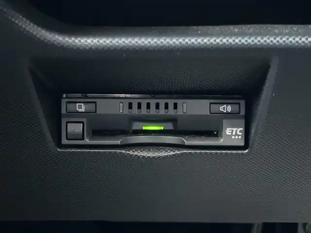 トヨタ ライズ Z 群馬県 2024(令6)年 0.8万km ブラックマイカメタリック/シャイニングホワイトパール 2トーンカラー/9型ディスプレイオーディオ/USB・HDMI・フルセグ/Apple CarPlay/Android Auto/バックカメラ/ビルトインETC/ステアリングスイッチ/前席シートヒーター/追従クルーズコントロール/横滑り防止装置/レーンキープアシスト/衝突軽減ブレーキ/アイドリングストップ/LEDヘッドランプ/シーケンシャルターンランプ/純正アルミホイール/取説・保証書/スマートキー×2