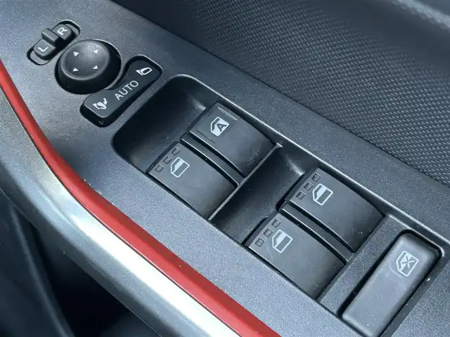 トヨタ ライズ Z 群馬県 2024(令6)年 0.8万km ブラックマイカメタリック/シャイニングホワイトパール 2トーンカラー/9型ディスプレイオーディオ/USB・HDMI・フルセグ/Apple CarPlay/Android Auto/バックカメラ/ビルトインETC/ステアリングスイッチ/前席シートヒーター/追従クルーズコントロール/横滑り防止装置/レーンキープアシスト/衝突軽減ブレーキ/アイドリングストップ/LEDヘッドランプ/シーケンシャルターンランプ/純正アルミホイール/取説・保証書/スマートキー×2