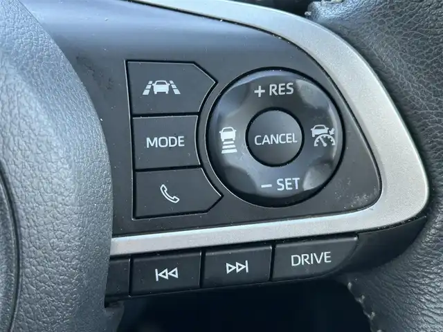 トヨタ ライズ Z 群馬県 2024(令6)年 0.8万km ブラックマイカメタリック/シャイニングホワイトパール 2トーンカラー/9型ディスプレイオーディオ/USB・HDMI・フルセグ/Apple CarPlay/Android Auto/バックカメラ/ビルトインETC/ステアリングスイッチ/前席シートヒーター/追従クルーズコントロール/横滑り防止装置/レーンキープアシスト/衝突軽減ブレーキ/アイドリングストップ/LEDヘッドランプ/シーケンシャルターンランプ/純正アルミホイール/取説・保証書/スマートキー×2