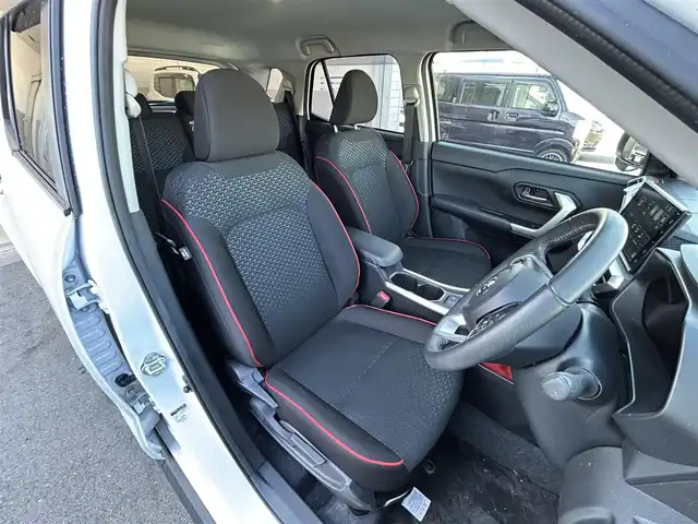 トヨタ ライズ Z 群馬県 2024(令6)年 0.8万km ブラックマイカメタリック/シャイニングホワイトパール 2トーンカラー/9型ディスプレイオーディオ/USB・HDMI・フルセグ/Apple CarPlay/Android Auto/バックカメラ/ビルトインETC/ステアリングスイッチ/前席シートヒーター/追従クルーズコントロール/横滑り防止装置/レーンキープアシスト/衝突軽減ブレーキ/アイドリングストップ/LEDヘッドランプ/シーケンシャルターンランプ/純正アルミホイール/取説・保証書/スマートキー×2