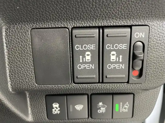 ホンダ フリード クロスター ホンダセンシング 埼玉県 2021(令3)年 4.5万km プラチナホワイトパール 純正メモリナビ/ CD DVD Bluetooth フルセグ/バックカメラ/レーダークルーズコントロール/前後ドライブレコーダー/両側パワースライドドア/ビルトインETC/シートヒーター/ハーフレザーシート/衝突被害軽減/前後コーナーセンサー/純正15インチアルミホイール