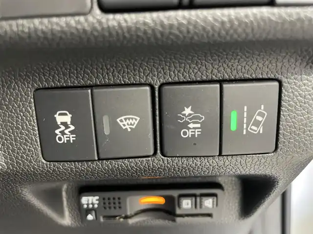 ホンダ フリード クロスター ホンダセンシング 埼玉県 2021(令3)年 4.5万km プラチナホワイトパール 純正メモリナビ/ CD DVD Bluetooth フルセグ/バックカメラ/レーダークルーズコントロール/前後ドライブレコーダー/両側パワースライドドア/ビルトインETC/シートヒーター/ハーフレザーシート/衝突被害軽減/前後コーナーセンサー/純正15インチアルミホイール