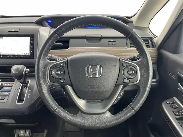 ホンダ フリード クロスター ホンダセンシング 埼玉県 2021(令3)年 4.5万km プラチナホワイトパール 純正メモリナビ/ CD DVD Bluetooth フルセグ/バックカメラ/レーダークルーズコントロール/前後ドライブレコーダー/両側パワースライドドア/ビルトインETC/シートヒーター/ハーフレザーシート/衝突被害軽減/前後コーナーセンサー/純正15インチアルミホイール