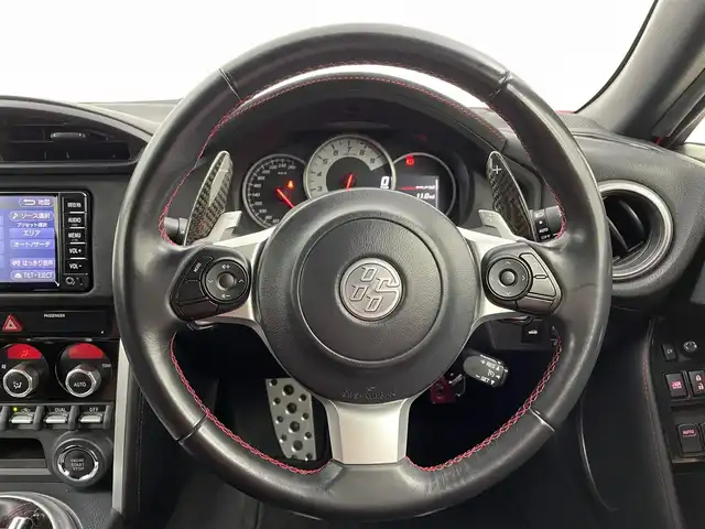 トヨタ ８６ GT リミテッド 大分県 2016(平28)年 2.5万km ピュアレッド 純正SDナビ　型式：NSCD-W66/【ワンセグTV、BT対応、CD、AM/FM】/ステアリングスイッチ/バックカメラ/プッシュスタート/スマートキー/クルーズコントロール/ETC/前後ドライブレコーダー/ハーフレザーシート/・前席シートヒーター/エンジンスターター/横滑り防止装置/電動格納ミラー/純正フロアマット/オートライト/LEDヘッドライト/LEDフォグ/純正17インチアルミホイール