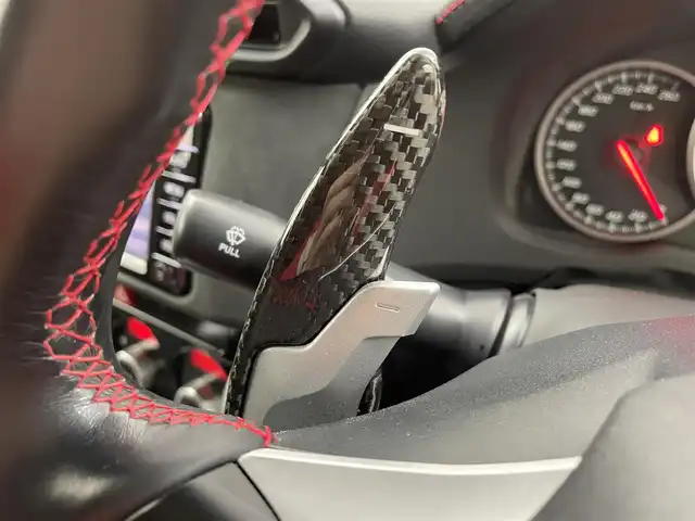 トヨタ ８６ GT リミテッド 大分県 2016(平28)年 2.5万km ピュアレッド 純正SDナビ　型式：NSCD-W66/【ワンセグTV、BT対応、CD、AM/FM】/ステアリングスイッチ/バックカメラ/プッシュスタート/スマートキー/クルーズコントロール/ETC/前後ドライブレコーダー/ハーフレザーシート/・前席シートヒーター/エンジンスターター/横滑り防止装置/電動格納ミラー/純正フロアマット/オートライト/LEDヘッドライト/LEDフォグ/純正17インチアルミホイール