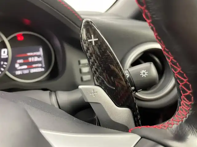 トヨタ ８６ GT リミテッド 大分県 2016(平28)年 2.5万km ピュアレッド 純正SDナビ　型式：NSCD-W66/【ワンセグTV、BT対応、CD、AM/FM】/ステアリングスイッチ/バックカメラ/プッシュスタート/スマートキー/クルーズコントロール/ETC/前後ドライブレコーダー/ハーフレザーシート/・前席シートヒーター/エンジンスターター/横滑り防止装置/電動格納ミラー/純正フロアマット/オートライト/LEDヘッドライト/LEDフォグ/純正17インチアルミホイール