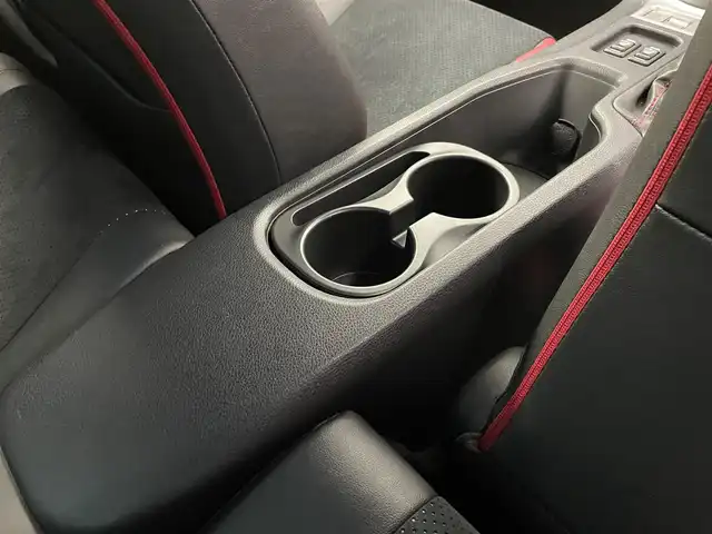 トヨタ ８６ GT リミテッド 大分県 2016(平28)年 2.5万km ピュアレッド 純正SDナビ　型式：NSCD-W66/【ワンセグTV、BT対応、CD、AM/FM】/ステアリングスイッチ/バックカメラ/プッシュスタート/スマートキー/クルーズコントロール/ETC/前後ドライブレコーダー/ハーフレザーシート/・前席シートヒーター/エンジンスターター/横滑り防止装置/電動格納ミラー/純正フロアマット/オートライト/LEDヘッドライト/LEDフォグ/純正17インチアルミホイール