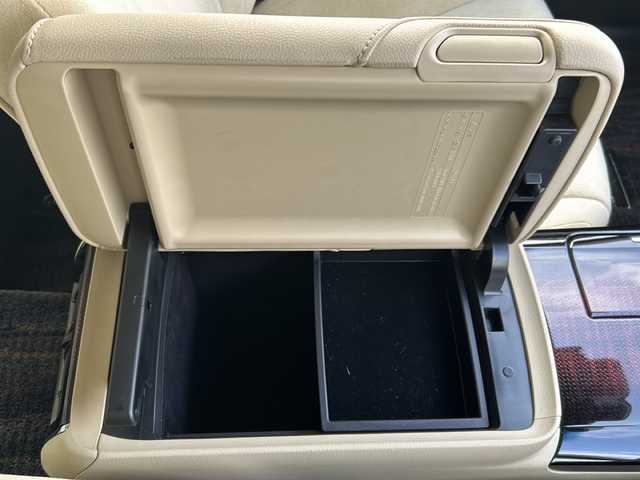 トヨタ クラウン ハイブリッド ロイヤルサルーン Four 秋田県 2017(平29)年 3.9万km ホワイトパールクリスタルシャイン 純正SDナビ/純正BT、CD、DVD、TV/バックカメラ/ドライブレコーダー/社外17インチAW/純正17インチAWサマー積込み/４WD/スペアキー/保証書、取説