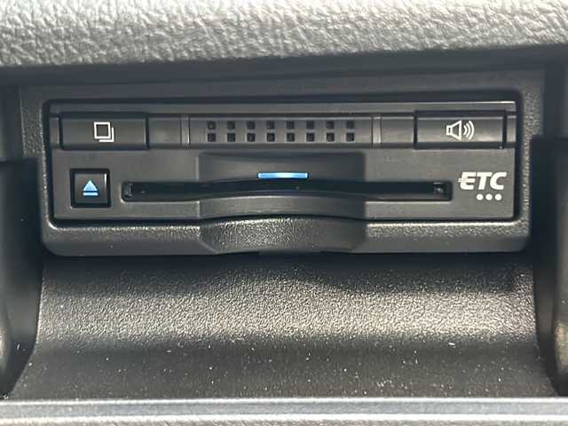 トヨタ クラウン ハイブリッド ロイヤルサルーン Four 秋田県 2017(平29)年 3.9万km ホワイトパールクリスタルシャイン 純正SDナビ/純正BT、CD、DVD、TV/バックカメラ/ドライブレコーダー/社外17インチAW/純正17インチAWサマー積込み/４WD/スペアキー/保証書、取説