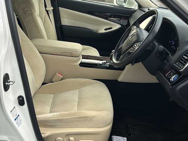 トヨタ クラウン ハイブリッド ロイヤルサルーン Four 秋田県 2017(平29)年 3.9万km ホワイトパールクリスタルシャイン 純正SDナビ/純正BT、CD、DVD、TV/バックカメラ/ドライブレコーダー/社外17インチAW/純正17インチAWサマー積込み/４WD/スペアキー/保証書、取説