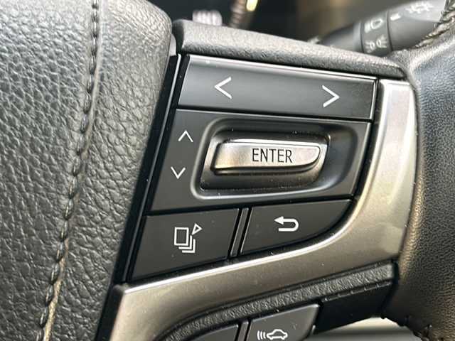 トヨタ クラウン ハイブリッド ロイヤルサルーン Four 秋田県 2017(平29)年 3.9万km ホワイトパールクリスタルシャイン 純正SDナビ/純正BT、CD、DVD、TV/バックカメラ/ドライブレコーダー/社外17インチAW/純正17インチAWサマー積込み/４WD/スペアキー/保証書、取説