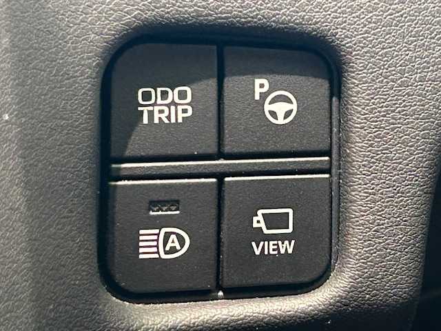 トヨタ クラウン ハイブリッド RS アドバンス 宮城県 2019(令1)年 7.1万km プレシャスブラックパール トヨタセーフティセンス/・プリクラッシュセーフティ/・レーントレーシングアシスト/・レーダークルーズコントロール/・ロードサインアシスト/・アダプティブハイビームシステム/・ブラインドスポットモニター/・インテリジェントクリアランスソナー/・パーキングアシスト/・リヤクロストラフィックオートブレーキ/純正ナビ/・フルセグTV/Bluetooth/CD/AUX/USB/・全方位カメラ/・ETC2.0/・ドライブレコーダー/デジタルインナーミラー/ヘッドアップディスプレイ/電動パーキングブレーキ/・オートブレーキホールド/100V充電/パドルシフト/ハーフレザーシート/・パワーシート（運転席/助手席）/・シートヒーター（運転席/助手席）/・シートメモリー（運転席）/・ステアリグヒーター/・ステアリングスイッチ/LEDヘッドライト/・オートライト/・フォグランプ/純正アルミホイール/純正フロアマット