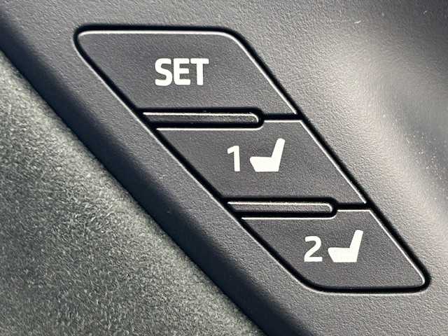 トヨタ クラウン ハイブリッド RS アドバンス 宮城県 2019(令1)年 7.1万km プレシャスブラックパール トヨタセーフティセンス/・プリクラッシュセーフティ/・レーントレーシングアシスト/・レーダークルーズコントロール/・ロードサインアシスト/・アダプティブハイビームシステム/・ブラインドスポットモニター/・インテリジェントクリアランスソナー/・パーキングアシスト/・リヤクロストラフィックオートブレーキ/純正ナビ/・フルセグTV/Bluetooth/CD/AUX/USB/・全方位カメラ/・ETC2.0/・ドライブレコーダー/デジタルインナーミラー/ヘッドアップディスプレイ/電動パーキングブレーキ/・オートブレーキホールド/100V充電/パドルシフト/ハーフレザーシート/・パワーシート（運転席/助手席）/・シートヒーター（運転席/助手席）/・シートメモリー（運転席）/・ステアリグヒーター/・ステアリングスイッチ/LEDヘッドライト/・オートライト/・フォグランプ/純正アルミホイール/純正フロアマット