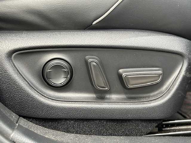 トヨタ クラウン ハイブリッド RS アドバンス 宮城県 2019(令1)年 7.1万km プレシャスブラックパール トヨタセーフティセンス/・プリクラッシュセーフティ/・レーントレーシングアシスト/・レーダークルーズコントロール/・ロードサインアシスト/・アダプティブハイビームシステム/・ブラインドスポットモニター/・インテリジェントクリアランスソナー/・パーキングアシスト/・リヤクロストラフィックオートブレーキ/純正ナビ/・フルセグTV/Bluetooth/CD/AUX/USB/・全方位カメラ/・ETC2.0/・ドライブレコーダー/デジタルインナーミラー/ヘッドアップディスプレイ/電動パーキングブレーキ/・オートブレーキホールド/100V充電/パドルシフト/ハーフレザーシート/・パワーシート（運転席/助手席）/・シートヒーター（運転席/助手席）/・シートメモリー（運転席）/・ステアリグヒーター/・ステアリングスイッチ/LEDヘッドライト/・オートライト/・フォグランプ/純正アルミホイール/純正フロアマット