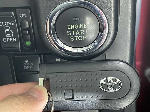 トヨタ タンク カスタムG－T 広島県 2018(平30)年 2.5万km マゼンタベリーマイカM 社外ナビ　/両側パワースライドドア　/バックカメラ　/フルセグ　/クルーズコントロール　/レーンキープアシスト　/衝突軽減　/オートライト　/LEDヘッドランプ　/スマートキー　/フォグランプ　/Bluetooth　/ETC/純正15インチアルミホイール(175/55/R15)/エアバック（運転席/助手席）