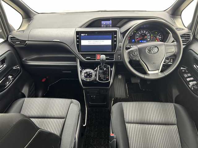 トヨタ ヴォクシー ZS 煌Ⅱ 愛知県 2020(令2)年 3万km ブラック トヨタセーフティ/純正10インチナビ/フルセグTV/CD/DVD/BTオーディオ/USB/バックカメラ/両側パワスラ/ビルトインETC/LEDヘッドライト/LEDフォグライト/純正フロアマット/純正16インチAW/MTモード付