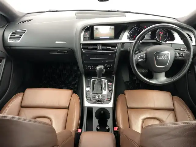アウディ Ａ５ 2．0 TFSI クワトロ 愛知県 2011(平23)年 8.5万km グレー 純正マルチメディア/　　・CD/DVD/ワンセグ/バックカメラ/ステアリングリモコン/パドルシフト/MTモード/クルーズコントロール/ETC/ドライブレコーダー/純正レザーシート/パワーシート/シートヒーター/コーナーセンサー/社外17インチアルミホイール/コーナーセンサー/純正キセノンヘッドライト/スマートキー