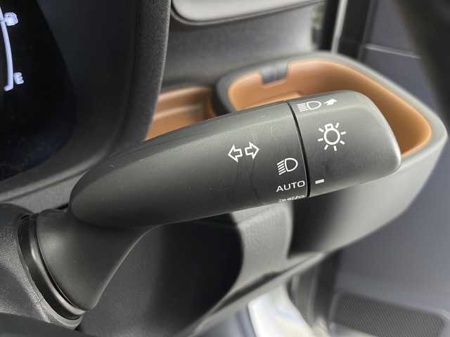 トヨタ シエンタ ハイブリッド Z 長野県 2023(令5)年 2万km ホワイトパールクリスタルシャイン 純正メモリナビ&フルセグTV&USB&BT/トヨタセーフティセンス/アダプティブクルーズコントロール/レーンディパーチャーアラート/プリクラッシュセーフティ/ブラインドスポットモニター/クリアランスソナー/リアクロストラフィックアラート/パーキングサポートブレーキ/ロードサインアシスト/オートマチックハイビーム/先行車発進告知/両側パワースライドドア/ステアリングスイッチ/2列目サンシェード/全方位カメラ/ビルトインETC2.0/LEDヘッドライト/オートライト/電動格納ミラー/ウィンカーミラー/ドアミラーヒーター/純正ホイールキャップ装着/純正フロアマット/純正ドアバイザー/プッシュスタート/スマートキー