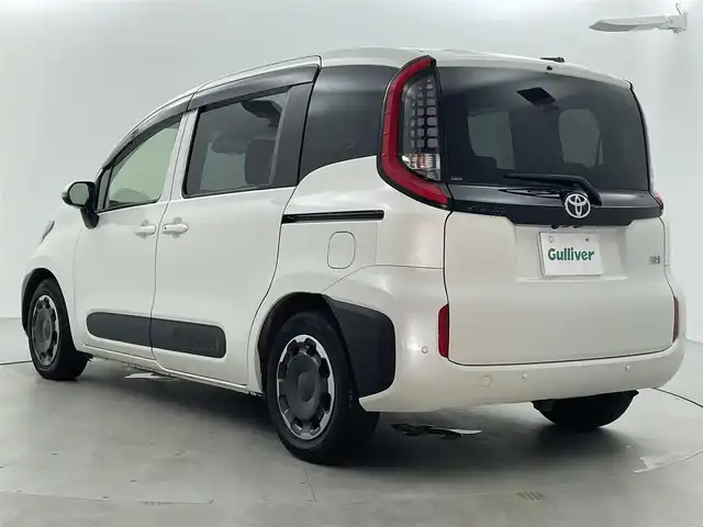 トヨタ シエンタ ハイブリッド Z 福井県 2023(令5)年 2万km ホワイトパールクリスタルシャイン 純正メモリナビ/（ＦＭ／ＡＭフルセグＴＶ／ＵＳＢ／ＢＴ）/トヨタセーフティセンス/アダプティブクルーズコントロール/レーンディパーチャーアラート/プリクラッシュセーフティ/ブラインドスポットモニター/クリアランスソナー/リアクロストラフィックアラート/パーキングサポートブレーキ/ロードサインアシスト/オートマチックハイビーム/先行車発進告知/両側パワースライドドア/ステアリングスイッチ/2列目サンシェード/全方位カメラ/ビルトインETC2.0/LEDヘッドライト/オートライト/電動格納ミラー/ウィンカーミラー/ドアミラーヒーター/純正ホイールキャップ装着/純正フロアマット/純正ドアバイザー/プッシュスタート/スマートキーメモリナビ