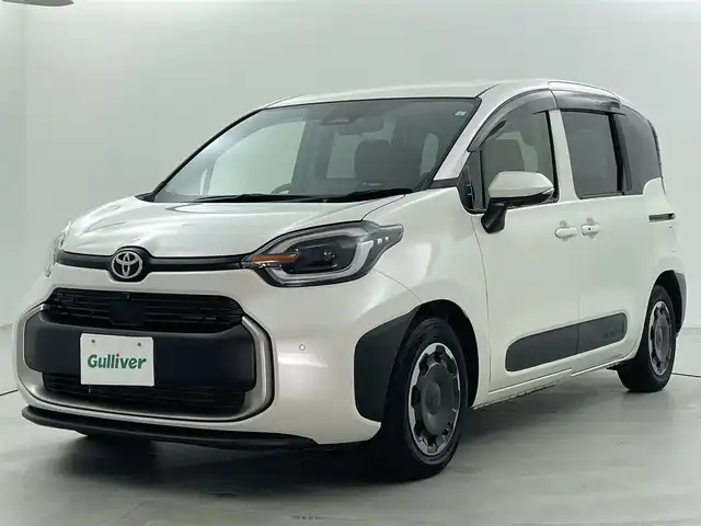 トヨタ シエンタ ハイブリッド Z 福井県 2023(令5)年 2万km ホワイトパールクリスタルシャイン 純正メモリナビ/（ＦＭ／ＡＭフルセグＴＶ／ＵＳＢ／ＢＴ）/トヨタセーフティセンス/アダプティブクルーズコントロール/レーンディパーチャーアラート/プリクラッシュセーフティ/ブラインドスポットモニター/クリアランスソナー/リアクロストラフィックアラート/パーキングサポートブレーキ/ロードサインアシスト/オートマチックハイビーム/先行車発進告知/両側パワースライドドア/ステアリングスイッチ/2列目サンシェード/全方位カメラ/ビルトインETC2.0/LEDヘッドライト/オートライト/電動格納ミラー/ウィンカーミラー/ドアミラーヒーター/純正ホイールキャップ装着/純正フロアマット/純正ドアバイザー/プッシュスタート/スマートキーメモリナビ