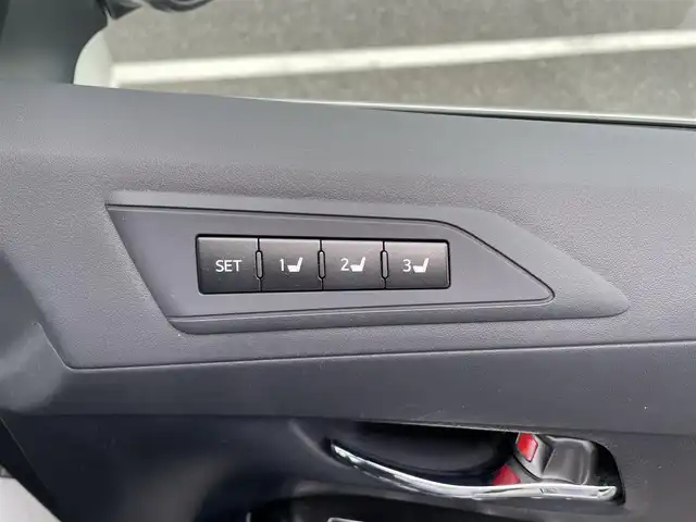 トヨタ アルファード S Cパッケージ 千葉県 2022(令4)年 3.2万km ホワイトパールクリスタルシャイン 純正ディスプレイオーディオ/(フルセグTV/AM/FM/BT/DVD/CD)/ナビキットあり/バックカメラ/衝突被害軽減システム/車線逸脱警報/クルーズコントロール/フリップダウンモニター/サンルーフ/レザーシート/両側パワースライドドア/横滑り防止装置/ビルトインETC/LEDヘッドライト/フォグランプ/オートライト/ウィンカーミラー/電動格納ミラー/純正18インチAW/シートヒーター/エアシート/シートリフター/ステアリングヒーター/プッシュスタート/スマートキー/フロアマット/ドアバイザー/スペアキー/取扱説明書/保証書