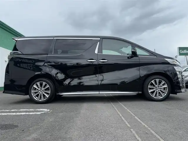 トヨタ ヴェルファイア ゴールデンアイズⅢ 徳島県 2022(令4)年 2.1万km ブラック ツインムーンルーフ/純正ディスプレイオーディオ/バックカメラ/両側パワースライドドア/パワーバックドア/デジタルインナーミラー/トヨタセーフティセンス/衝突被害軽減システム/追従機能付クルーズコントロール/レーンキープアシスト/ブラインドスポットモニター/リヤクロストラフィックアラート/ロードサインアシスト/オートマチックハイビーム/LEDオートヘッドライト/フロントフォグライト/電動パーキングブレーキ/ハーフレザーシート/ステアリングスイッチ/ブレーキホールド/スマートキー/ビルトインETC