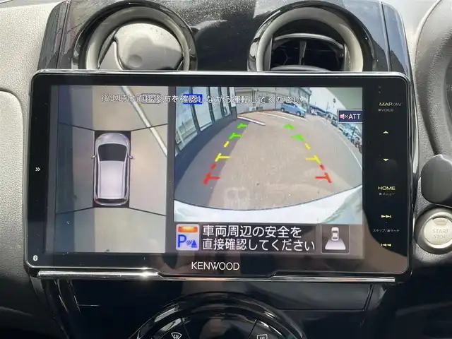 日産 ノート e－パワー X 佐賀県 2017(平29)年 2.8万km ブリリアントホワイトパール エマージェンシーブレーキ/車線逸脱警報/デジタルインナーミラー/フロント&バックソナー/9インチナビ(KENWOOD)/・アラウンドビューモニター/・CD/DVD/フルセグTV/BT/LEDヘッドライト/オートライト/プッシュスタート/ドライブレコーダー(DRV-N530)/ETC/ステアリングスイッチ/電動格納ミラー/ドアバイザー/フロアマット/ISOFIX