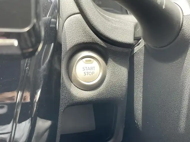 日産 ノート e－パワー X 佐賀県 2017(平29)年 2.8万km ブリリアントホワイトパール エマージェンシーブレーキ/車線逸脱警報/デジタルインナーミラー/フロント&バックソナー/9インチナビ(KENWOOD)/・アラウンドビューモニター/・CD/DVD/フルセグTV/BT/LEDヘッドライト/オートライト/プッシュスタート/ドライブレコーダー(DRV-N530)/ETC/ステアリングスイッチ/電動格納ミラー/ドアバイザー/フロアマット/ISOFIX