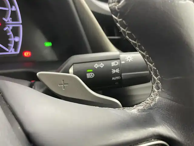 レクサス ＥＳ 300h 大分県 2018(平30)年 8.8万km プラチナムシルバーメタリック メーカーOPナビ/TV・Bluetooth・FM・AM/サンルーフ/バックカメラ/レーダークルーズ/ステアリングヒーター/パドルシフト/ベンチレーションシート/パワーシート/BSM/ETC/LEDヘッドライト/電動パーキングブレーキ/フロアマット/衝突軽減システム