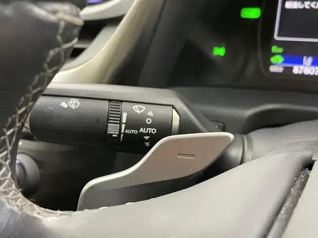 レクサス ＥＳ 300h 大分県 2018(平30)年 8.8万km プラチナムシルバーメタリック メーカーOPナビ/TV・Bluetooth・FM・AM/サンルーフ/バックカメラ/レーダークルーズ/ステアリングヒーター/パドルシフト/ベンチレーションシート/パワーシート/BSM/ETC/LEDヘッドライト/電動パーキングブレーキ/フロアマット/衝突軽減システム