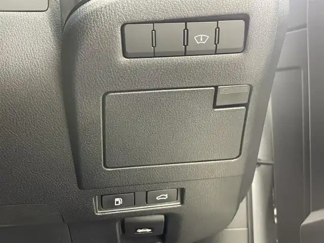 レクサス ＥＳ 300h 大分県 2018(平30)年 8.8万km プラチナムシルバーメタリック メーカーOPナビ/TV・Bluetooth・FM・AM/サンルーフ/バックカメラ/レーダークルーズ/ステアリングヒーター/パドルシフト/ベンチレーションシート/パワーシート/BSM/ETC/LEDヘッドライト/電動パーキングブレーキ/フロアマット/衝突軽減システム