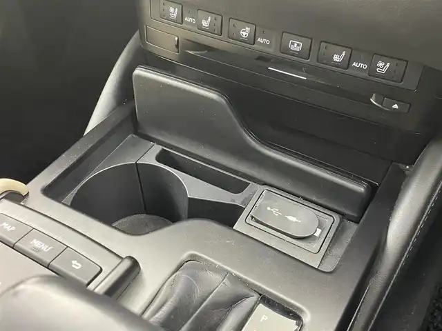 レクサス ＥＳ 300h 大分県 2018(平30)年 8.8万km プラチナムシルバーメタリック メーカーOPナビ/TV・Bluetooth・FM・AM/サンルーフ/バックカメラ/レーダークルーズ/ステアリングヒーター/パドルシフト/ベンチレーションシート/パワーシート/BSM/ETC/LEDヘッドライト/電動パーキングブレーキ/フロアマット/衝突軽減システム