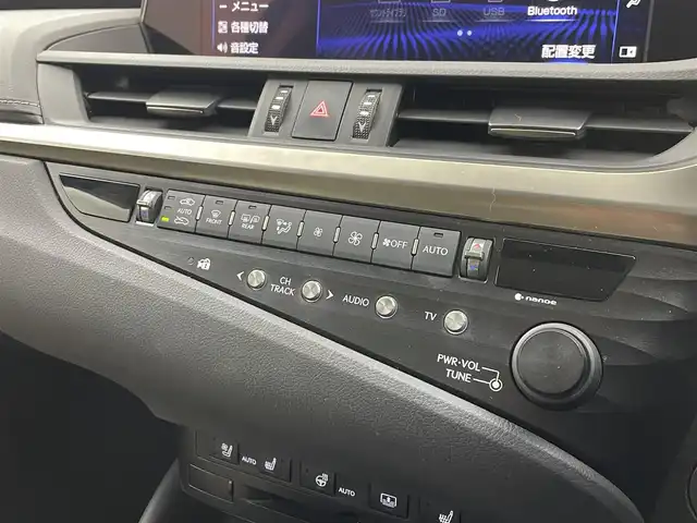 レクサス ＥＳ 300h 大分県 2018(平30)年 8.8万km プラチナムシルバーメタリック メーカーOPナビ/TV・Bluetooth・FM・AM/サンルーフ/バックカメラ/レーダークルーズ/ステアリングヒーター/パドルシフト/ベンチレーションシート/パワーシート/BSM/ETC/LEDヘッドライト/電動パーキングブレーキ/フロアマット/衝突軽減システム