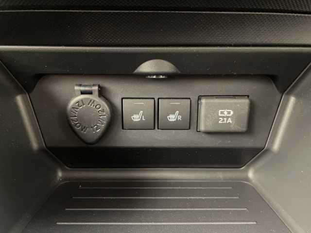 トヨタ ライズ Z 愛知県 2021(令3)年 1.5万km シャイニングホワイトパール 社外ナビ/・Bluetooth/・CD/DVD/・フルセグテレビ/・SD音楽録音/シートヒーター/衝突軽減ブレーキ/レーンキープアシスト/オートマチックハイビーム/レーダークルーズコントロール/前後コーナーセンサー/前後ドライブレコーダー/LEDヘッドライト/純正フロアマット/スペアキー