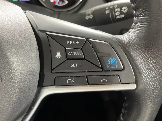 日産 エクストレイル 20Xi 神奈川県 2019(平31)年 5.3万km ブリリアントホワイトパール 純正9型SDナビゲーション【MM518D-L】/AM FM フルセグ CD DVD Bluetooth AUX USB/インテリジェントアラウンドビューモニター/プロパイロット/レーダークルーズコントロール/エマージェンシーブレーキ/レーンディパーチャーワーニング/ブラインドスポットモニター/インテリジェントルームミラー/アイドリングストップ/全席シートヒーター/前後ドライブレコーダー/パワーバックドア/ビルトインETC/電子パーキング/オートホールド/クイックコンフォート/LEDヘッドライト/オートマチックハイビーム/フォグランプ/純正18インチアルミホイール/純正フロアマット/ドアバイザー/スペアキー