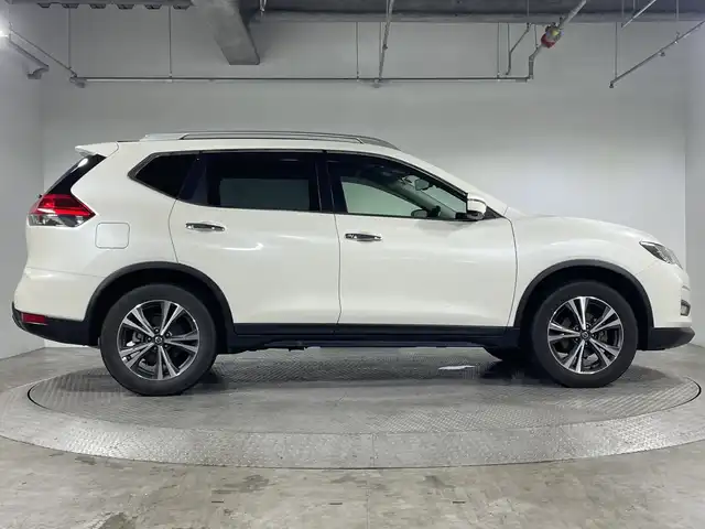 日産 エクストレイル 20Xi 神奈川県 2019(平31)年 5.3万km ブリリアントホワイトパール 純正9型SDナビゲーション【MM518D-L】/AM FM フルセグ CD DVD Bluetooth AUX USB/インテリジェントアラウンドビューモニター/プロパイロット/レーダークルーズコントロール/エマージェンシーブレーキ/レーンディパーチャーワーニング/ブラインドスポットモニター/インテリジェントルームミラー/アイドリングストップ/全席シートヒーター/前後ドライブレコーダー/パワーバックドア/ビルトインETC/電子パーキング/オートホールド/クイックコンフォート/LEDヘッドライト/オートマチックハイビーム/フォグランプ/純正18インチアルミホイール/純正フロアマット/ドアバイザー/スペアキー