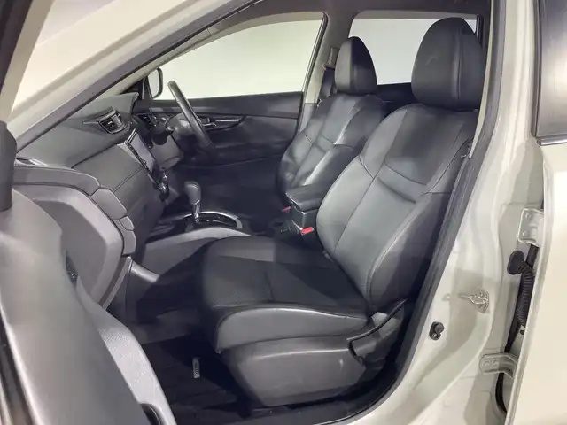日産 エクストレイル 20Xi 神奈川県 2019(平31)年 5.3万km ブリリアントホワイトパール 純正9型SDナビゲーション【MM518D-L】/AM FM フルセグ CD DVD Bluetooth AUX USB/インテリジェントアラウンドビューモニター/プロパイロット/レーダークルーズコントロール/エマージェンシーブレーキ/レーンディパーチャーワーニング/ブラインドスポットモニター/インテリジェントルームミラー/アイドリングストップ/全席シートヒーター/前後ドライブレコーダー/パワーバックドア/ビルトインETC/電子パーキング/オートホールド/クイックコンフォート/LEDヘッドライト/オートマチックハイビーム/フォグランプ/純正18インチアルミホイール/純正フロアマット/ドアバイザー/スペアキー