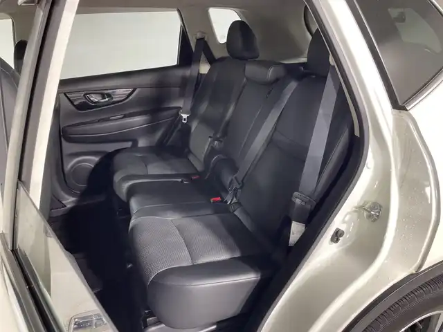 日産 エクストレイル 20Xi 神奈川県 2019(平31)年 5.3万km ブリリアントホワイトパール 純正9型SDナビゲーション【MM518D-L】/AM FM フルセグ CD DVD Bluetooth AUX USB/インテリジェントアラウンドビューモニター/プロパイロット/レーダークルーズコントロール/エマージェンシーブレーキ/レーンディパーチャーワーニング/ブラインドスポットモニター/インテリジェントルームミラー/アイドリングストップ/全席シートヒーター/前後ドライブレコーダー/パワーバックドア/ビルトインETC/電子パーキング/オートホールド/クイックコンフォート/LEDヘッドライト/オートマチックハイビーム/フォグランプ/純正18インチアルミホイール/純正フロアマット/ドアバイザー/スペアキー