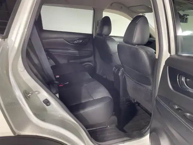 日産 エクストレイル 20Xi 神奈川県 2019(平31)年 5.3万km ブリリアントホワイトパール 純正9型SDナビゲーション【MM518D-L】/AM FM フルセグ CD DVD Bluetooth AUX USB/インテリジェントアラウンドビューモニター/プロパイロット/レーダークルーズコントロール/エマージェンシーブレーキ/レーンディパーチャーワーニング/ブラインドスポットモニター/インテリジェントルームミラー/アイドリングストップ/全席シートヒーター/前後ドライブレコーダー/パワーバックドア/ビルトインETC/電子パーキング/オートホールド/クイックコンフォート/LEDヘッドライト/オートマチックハイビーム/フォグランプ/純正18インチアルミホイール/純正フロアマット/ドアバイザー/スペアキー