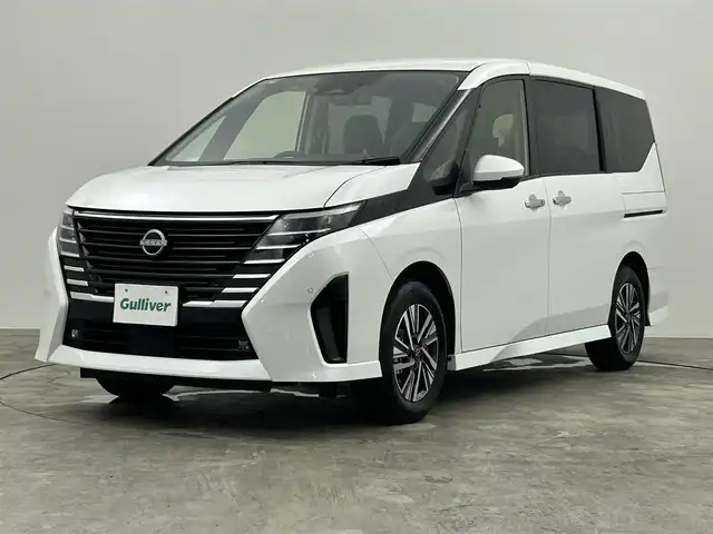 日産 セレナ e－パワー ハイウェイスター V 群馬県 2025(令7)年 0.1千km プリズムホワイト 登録済未使用車　純正１２．３インチナビ　全方位カメラ　後席モニター　両側パワスラ　追従クルコン　ワイヤレス充電　ＬＥＤヘッドライト　踏み間違い衝突防止　車線逸脱防止　純正ＡＷ　前後ドラレコ　ＥＴＣ