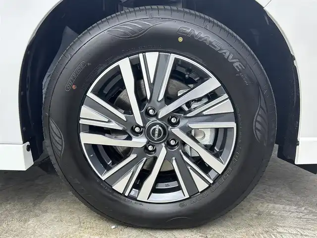 日産 セレナ e－パワー ハイウェイスター V 群馬県 2025(令7)年 0.1千km プリズムホワイト 登録済未使用車　純正１２．３インチナビ　全方位カメラ　後席モニター　両側パワスラ　追従クルコン　ワイヤレス充電　ＬＥＤヘッドライト　踏み間違い衝突防止　車線逸脱防止　純正ＡＷ　前後ドラレコ　ＥＴＣ