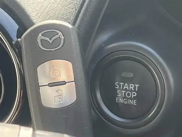 マツダ ＣＸ－３ XD ツーリング Lパッケージ 秋田県 2015(平27)年 9.5万km クリスタルホワイトパールマイカ ４WD/ターボ/衝突軽減システム/LEDヘッドライト/純正SDナビ/フルセグ/バックカメラ/マツダ純正18インチアルミ（夏タイヤ装着）/スマートキー/純正エンジンスターター/アイドリングストップ/プッシュスタート/クルーズコントロール追従走行有/レーンキープアシスト/オートマチックハイビーム/AFS（アダプティブ・フロントライティング・システム）/MTモード付AT/ステアリングスイッチ/パドルシフト/ブラインドスポットモニター/前席シートヒーター/ETC/純正フロアマット/純正ドアバイザー/オートライト/オートエアコン/パワーステアリング/パワーウィンドウ/横滑り防止/盗難防止装置/寒冷地仕様/電動格納ウィンカーミラー/キーレスエントリー/保証書/取扱説明書/記録簿/スペアキー1本有